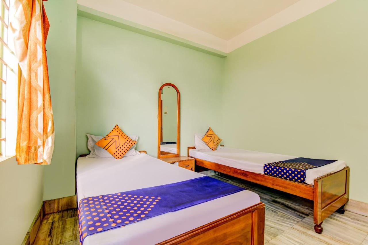 OYO 63538 Hotel Lotus 1 Khanapara Exterior foto